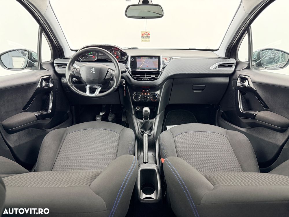 Peugeot 208 PureTech 82 Style - 6