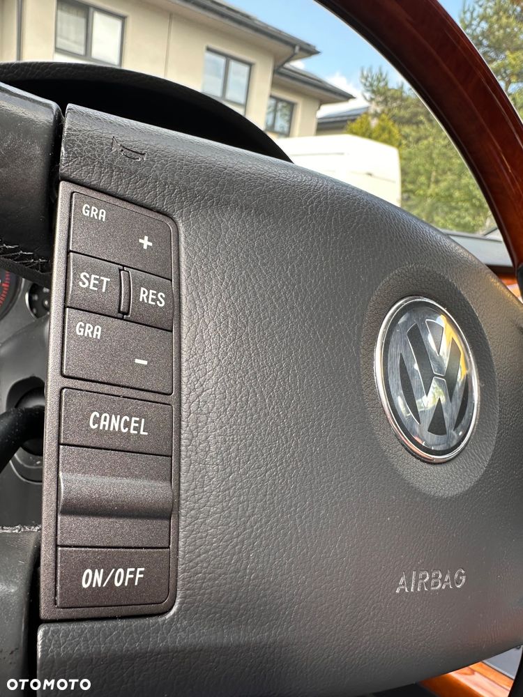 Volkswagen Phaeton 3.2 V6 Tiptr (5 os.) - 36