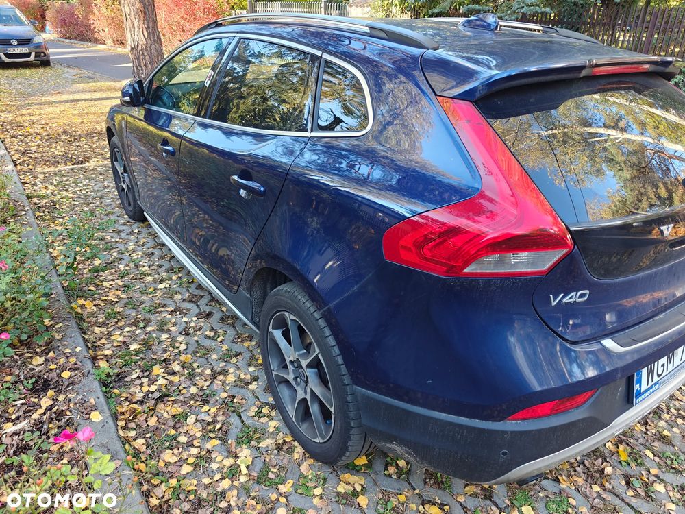 Volvo V40 Cross Country T3 Drive-E Ocean Race - 6