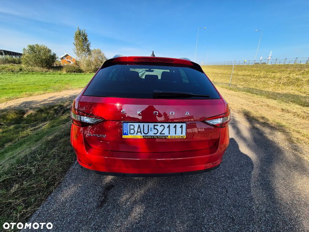 Skoda Superb Combi 2.0 TDI DSG Ambition - 18
