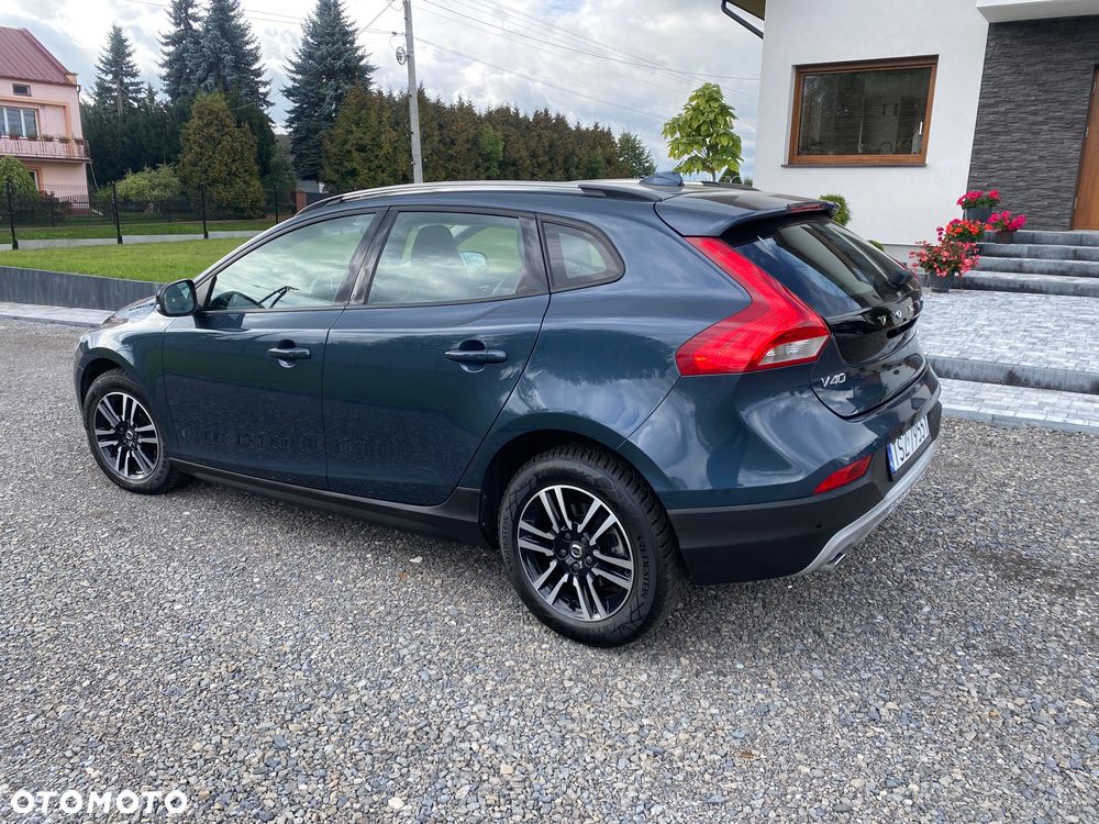 Volvo V40 Cross Country D2 Drive-E Momentum - 4