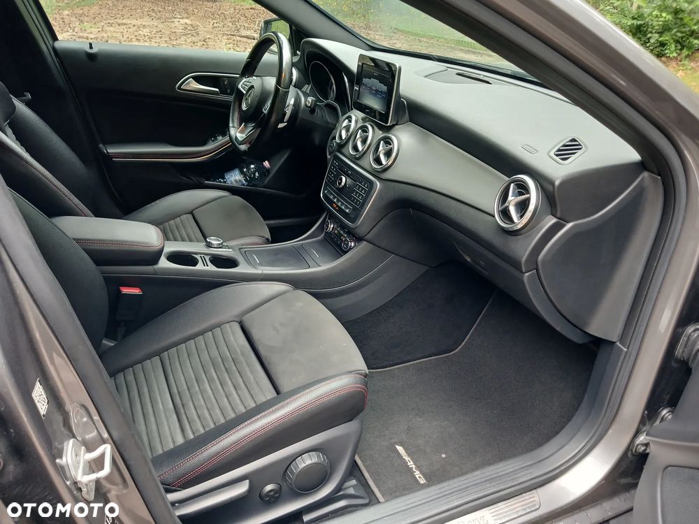 Mercedes-Benz GLA 200 7G-DCT AMG Line - 22