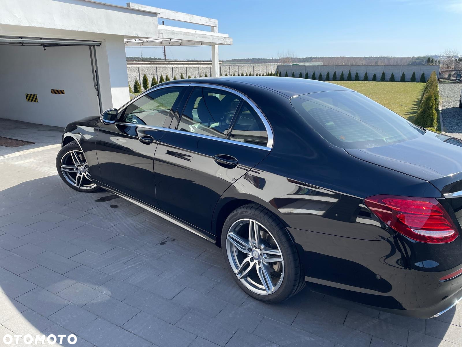 Mercedes-Benz Klasa E 220 d 9G-TRONIC - 3