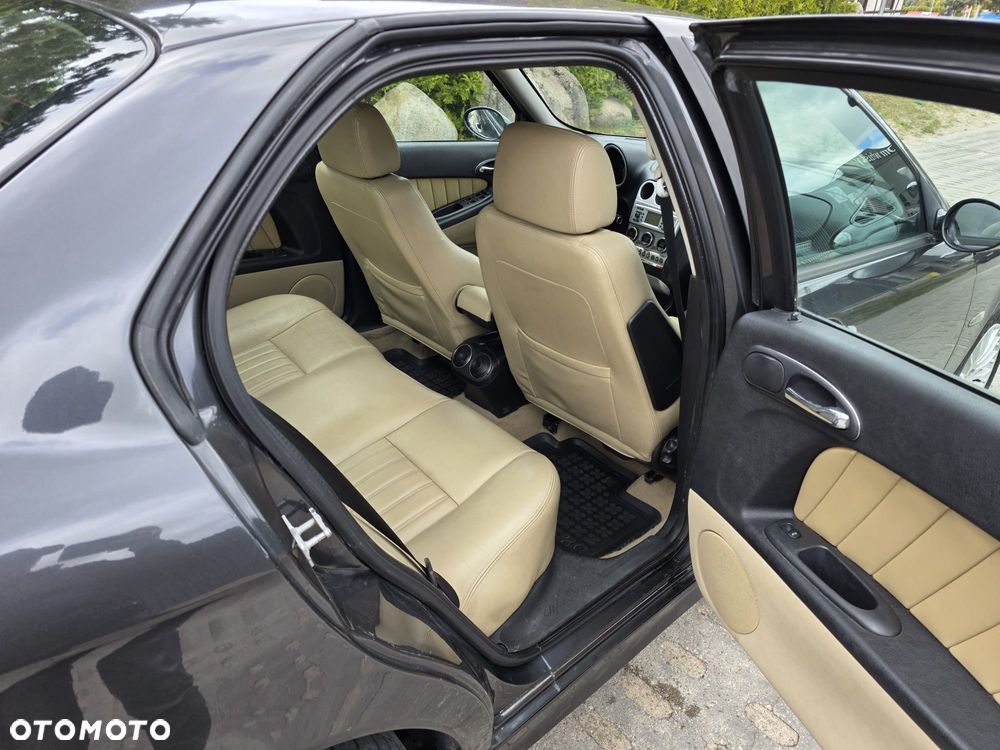 Alfa Romeo 156 1.9 JTD Distinctive - 12