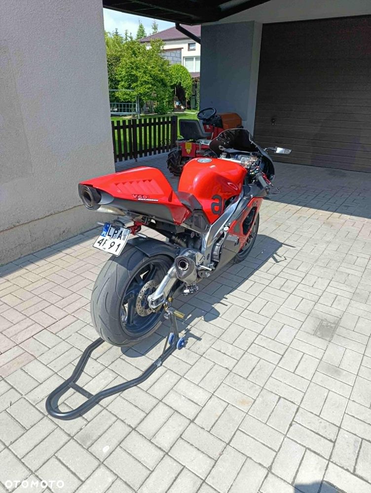 Aprilia RSV - 12