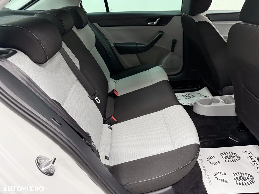 Skoda RAPID 1.2 TSI Ambition - 16