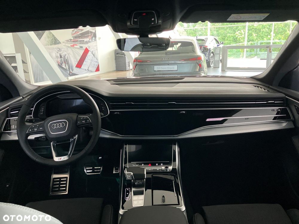 Audi Q8 - 12