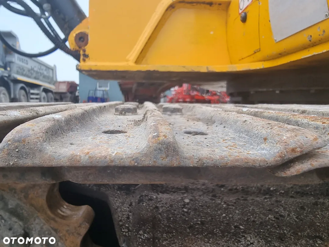 JCB 8056 - 12