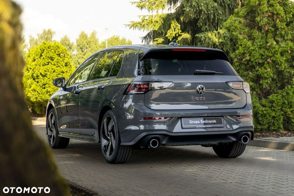 Volkswagen Golf - 12