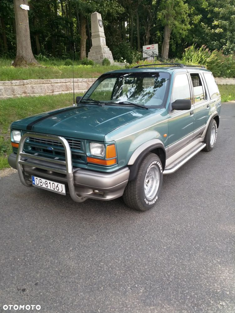 Ford Explorer Standard - 21