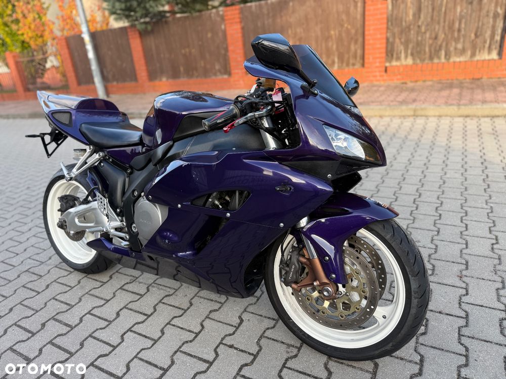 Honda CBR - 3