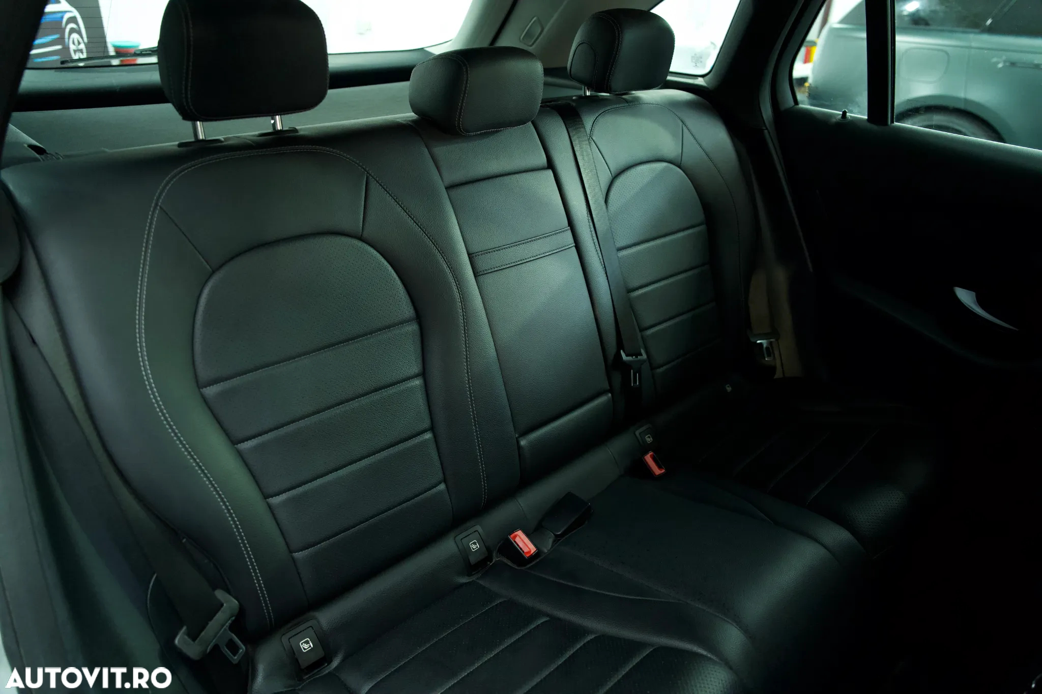 Mercedes-Benz GLC 220 d 4MATIC - 24