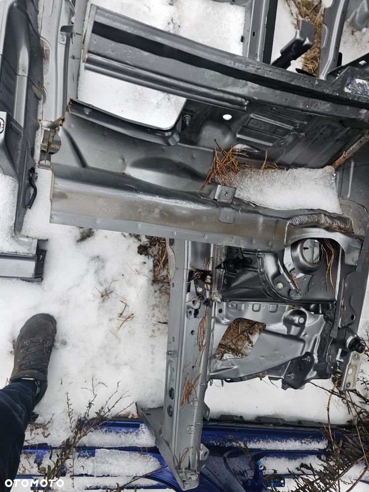 PODŁUŻNICA LEWA PRAWA ĆWIARTKA PRZÓD RENAULT ARKANA - 2