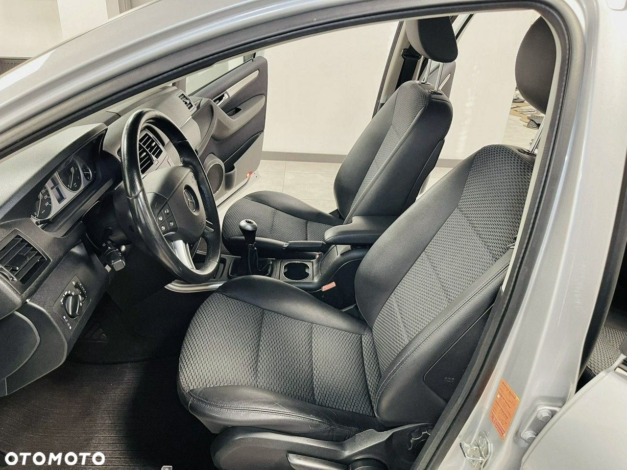 Mercedes-Benz Klasa B 180 BlueEffICIENCY - 9