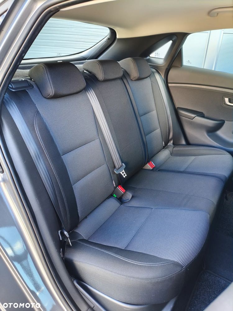 Hyundai i30 1.6 CRDI Trend - 12