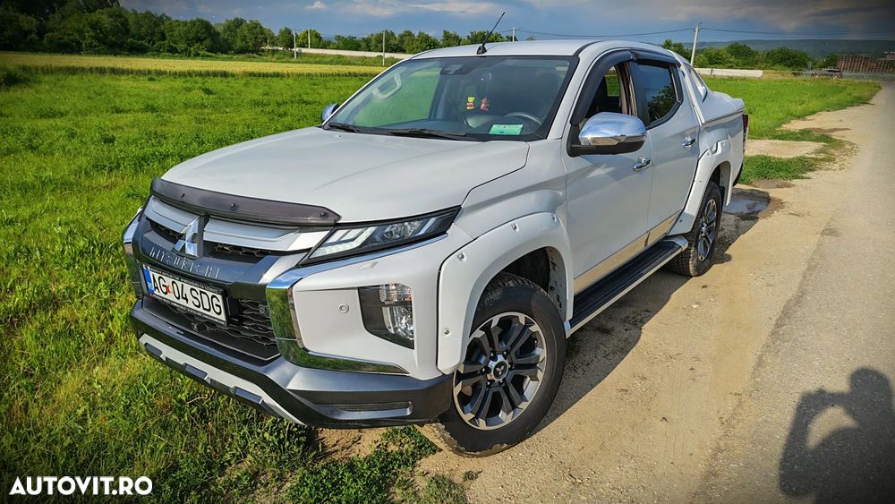 Mitsubishi L200 Double Cab 2.2 DI-D A/T Intense - 2