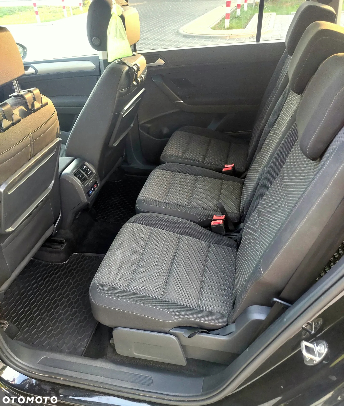 Volkswagen Touran - 8