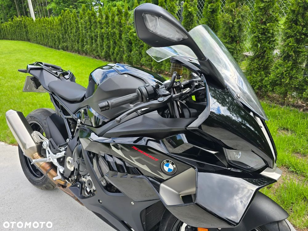BMW S