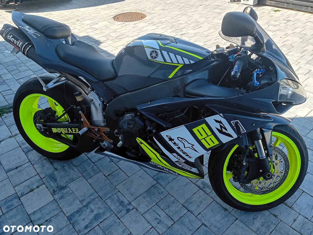 Yamaha R1 - 5