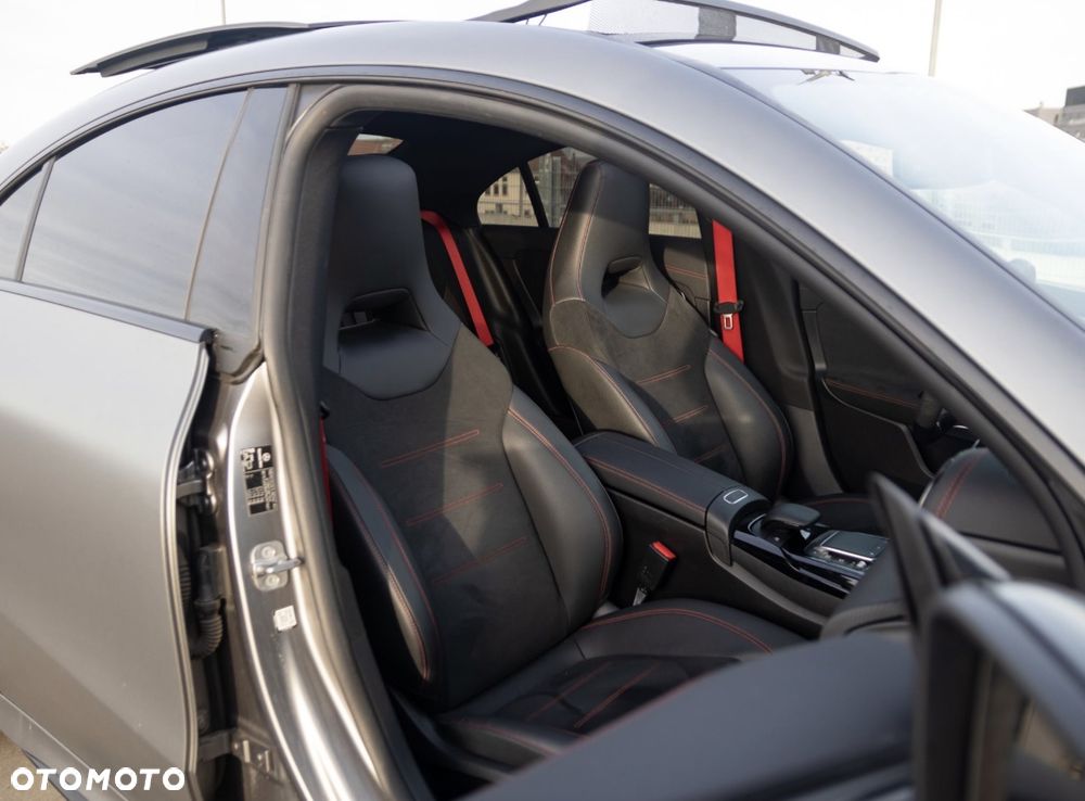 Mercedes-Benz CLA AMG 45 S 4-Matic+ 8G-DCT - 24