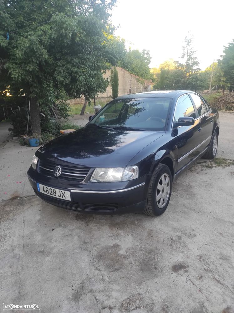 VW Passat 1.9 TDi Confl. Top EC - 1