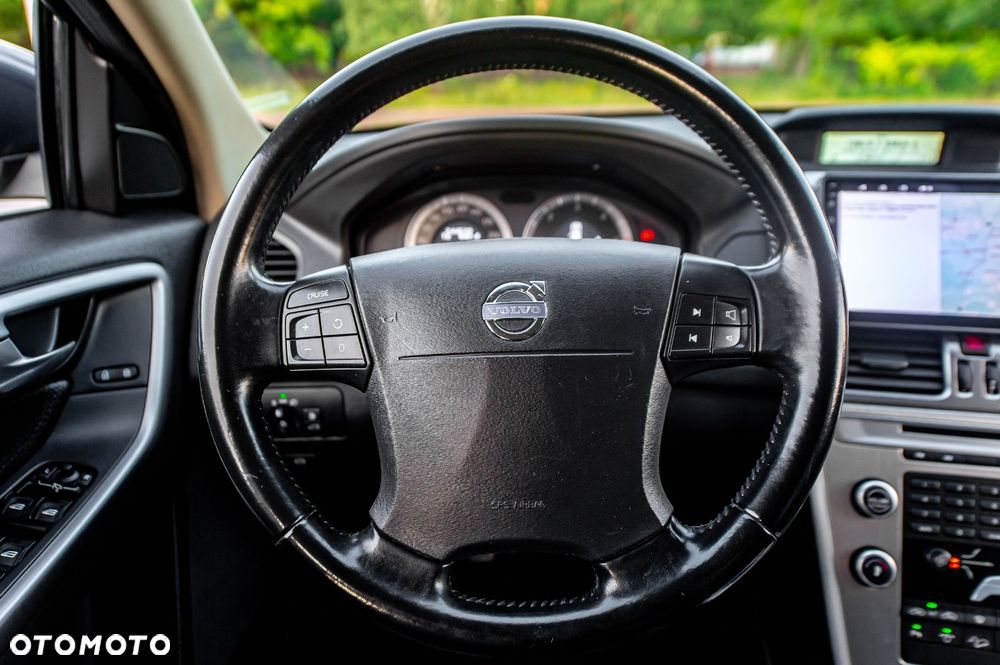 Volvo XC 60 D5 AWD Momentum - 23