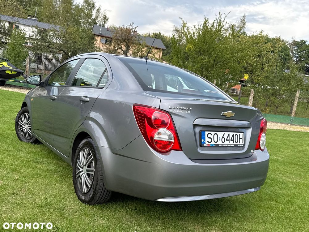 Chevrolet Aveo 1.4 LTZ - 4
