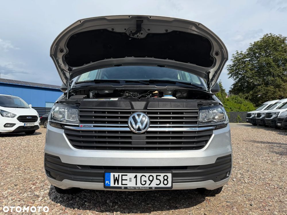 Volkswagen TRANSPORTER KOMBI 9 cio osobowy Business VAN T6.1, 2.0TDI 150KM Napęd 4Motion, T6 4x4 plus reduktor napędów, 2 Strefowe OGRZEWANIE i KLIMATYZACJA WEBASTO 5kW, Tylne drzwi skrzydłowe, Hak Holowniczy 2.5t. Wymieniony rozrząd - Pełen Serwis ASO VW Emisja spalin Euro-6 DG - 30