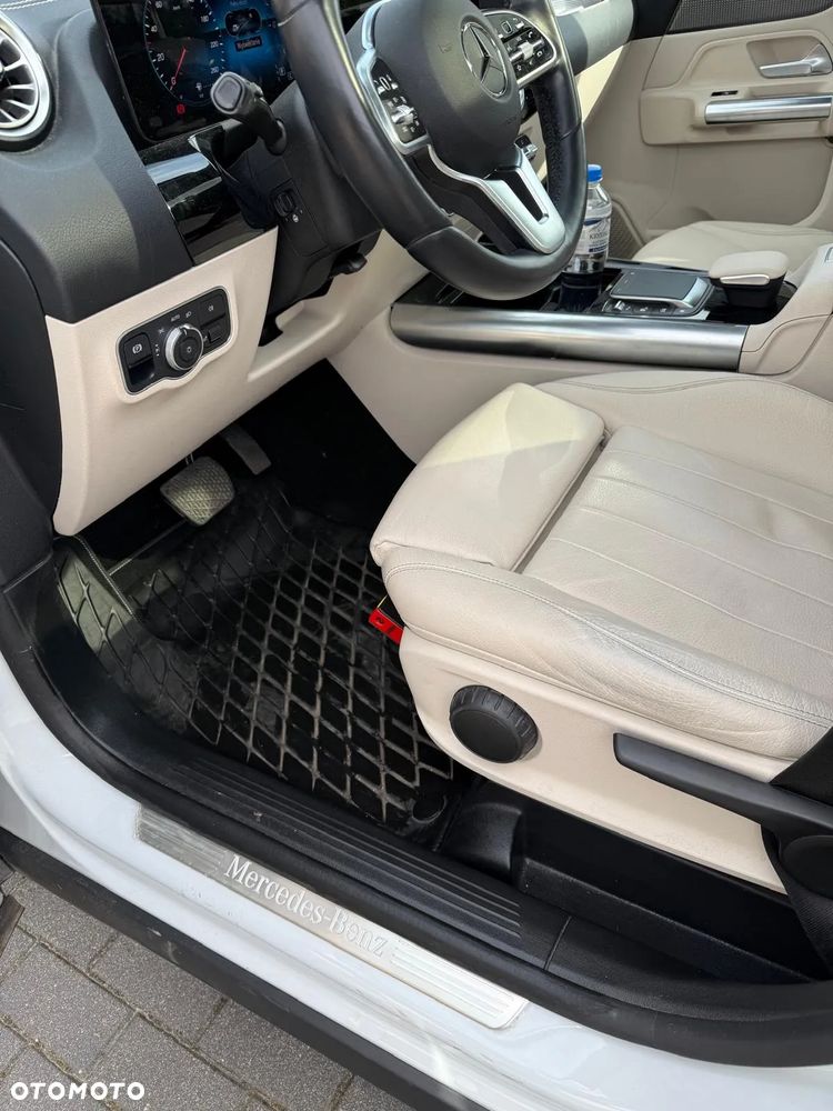 Mercedes-Benz GLA - 26