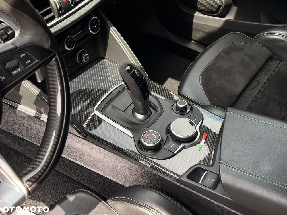 Alfa Romeo Stelvio 2.9 V6 Bi-Turbo Quadrifoglio Q4 - 4