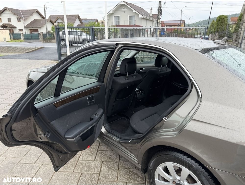 Mercedes-Benz E 220 CDI DPF BlueEFFICIENCY 7G-TRONIC Elegance - 8