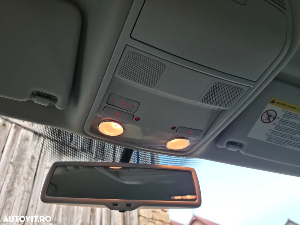 Volkswagen Passat Variant 2.0 TDI DSG BlueMotion Technology Comfortline - 26