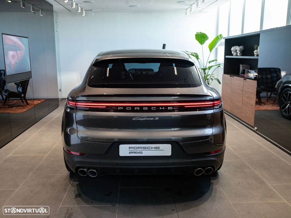 Porsche Cayenne S E-Hybrid — fotografia 12