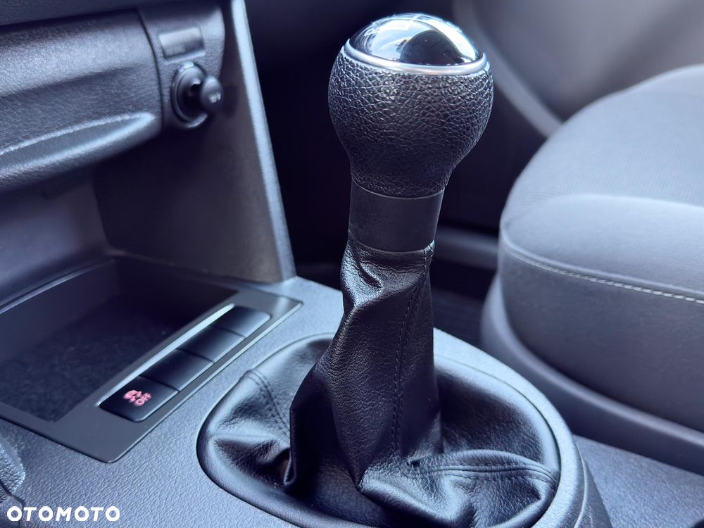 Volkswagen Caddy Comfortline - 38