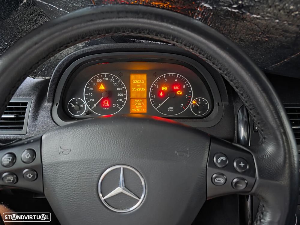 Mercedes-Benz A 150 Classic Automatic - 6