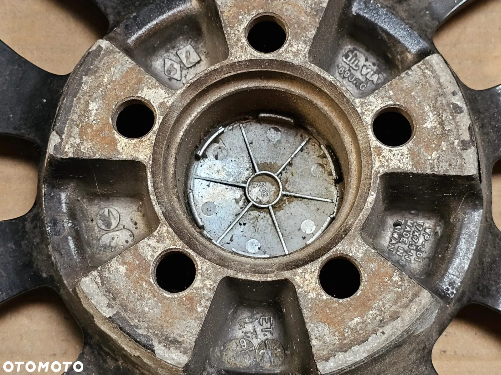 (F67) Volkswagen Golf 4 Audi A3 Seat Skoda / 7,5Jx17 ET27 5x100 - 6