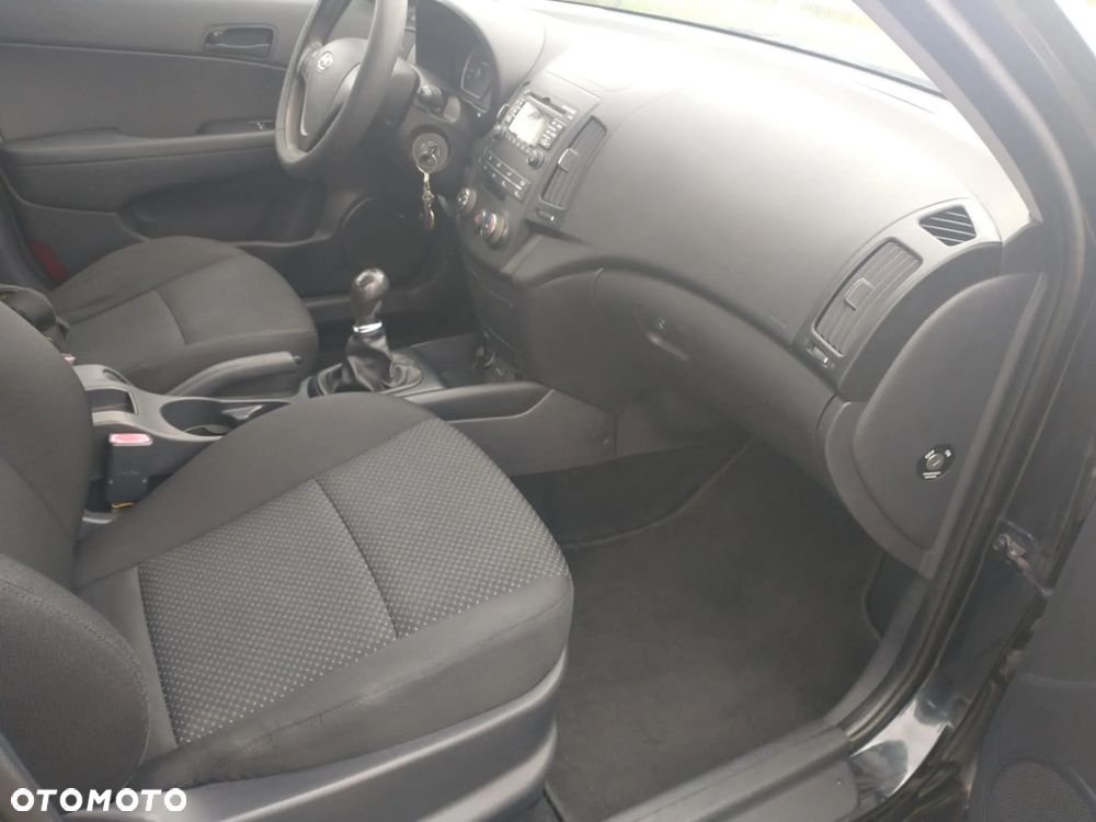 Hyundai i30 1.4 Base - 16