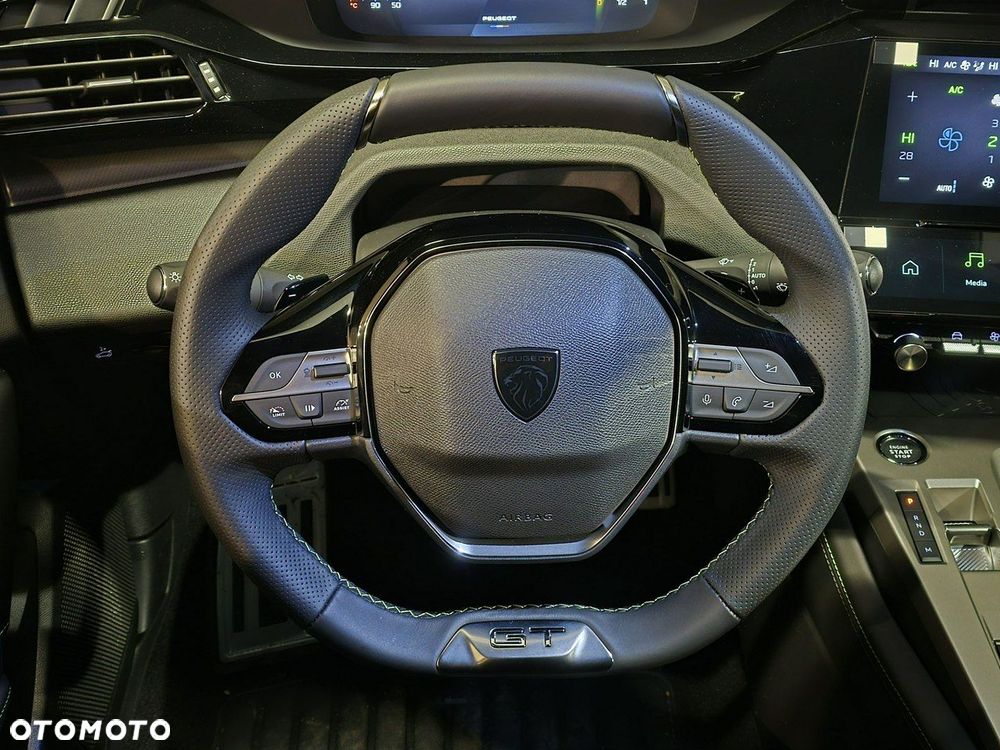 Peugeot 408 - 36
