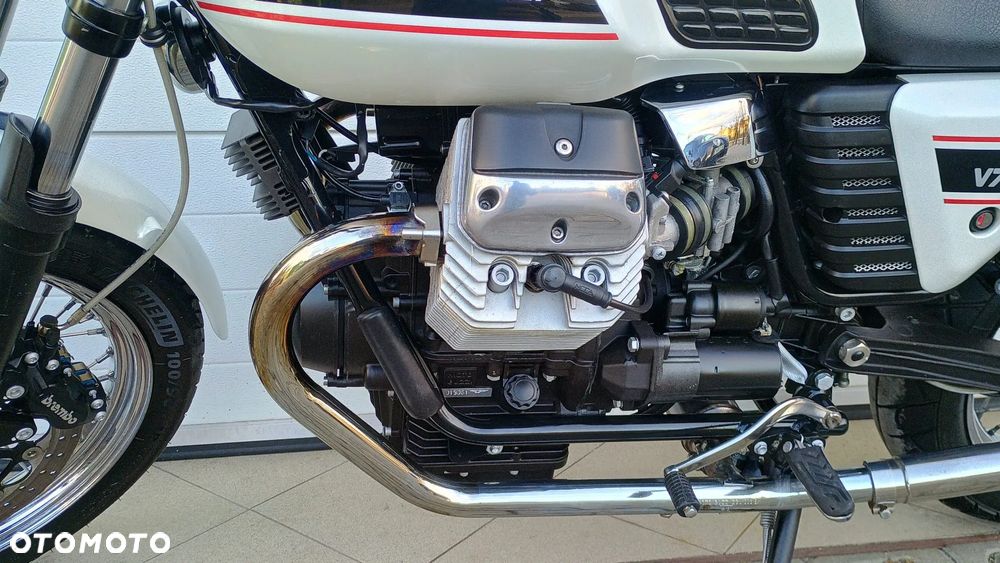 Moto Guzzi V7 - 16