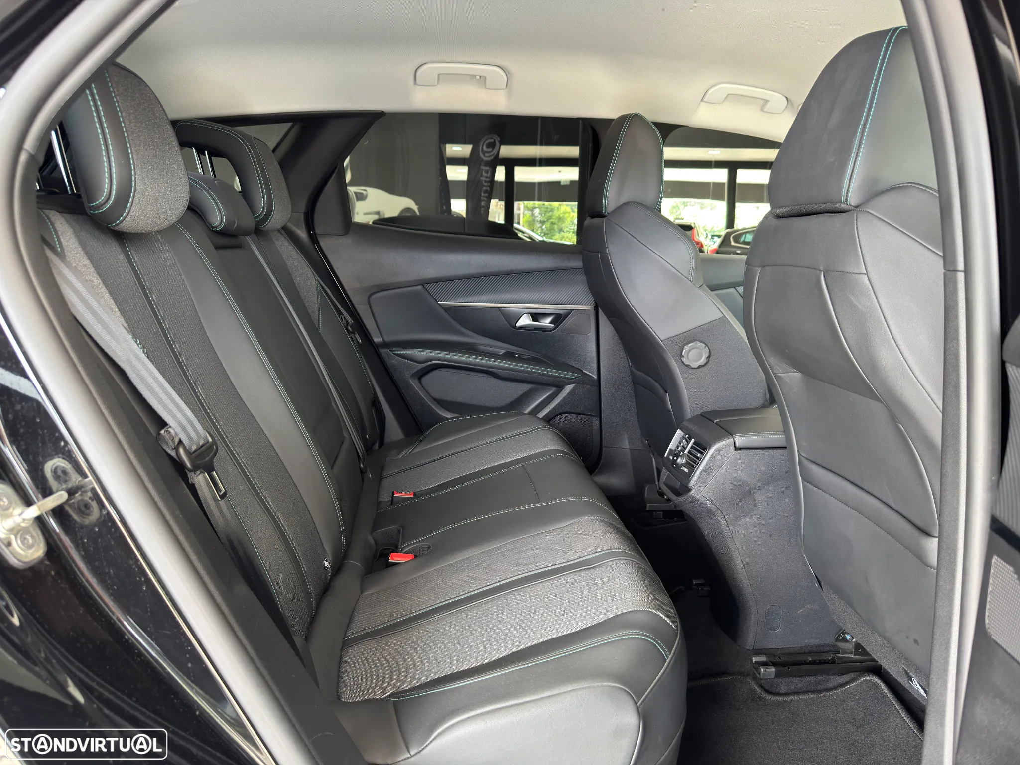 Peugeot 3008 1.6 Hybrid Allure Pack e-EAT8 - 28