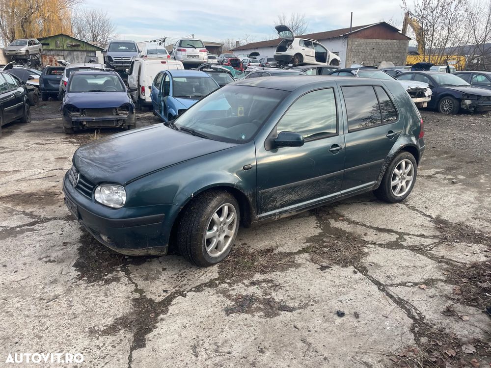 Dezmembrez Volkswagen Golf 4 1.6 16V AZD 77kW 105Hp Verde an 2001 - 1