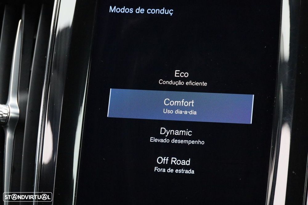 Volvo XC 60 2.0 B4 Plus Dark - 9