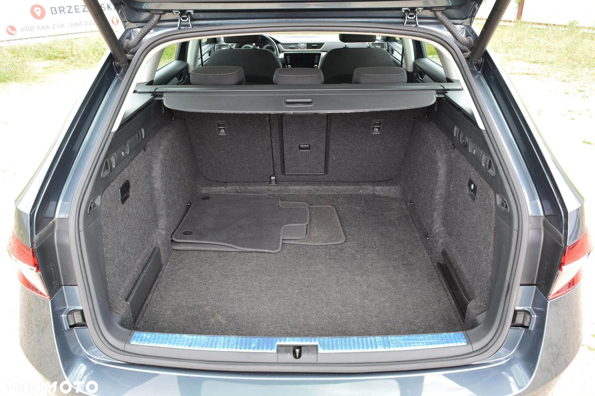 Skoda Superb 2.0 TDI Ambition DSG - 37