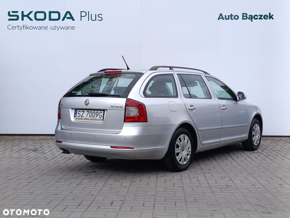 Skoda Octavia 2010 photo 4