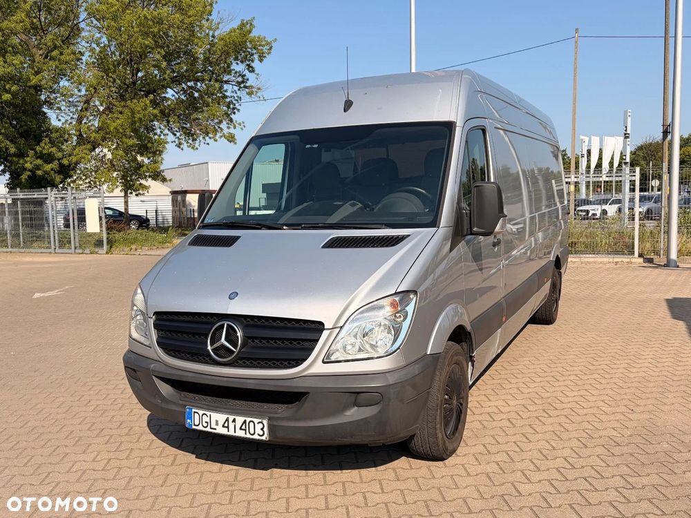 Mercedes-Benz Sprinter - 1