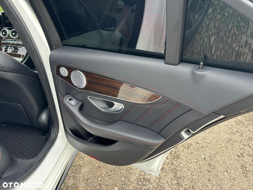 Mercedes-Benz Klasa C AMG 43 4Matic 9G-TRONIC - 28