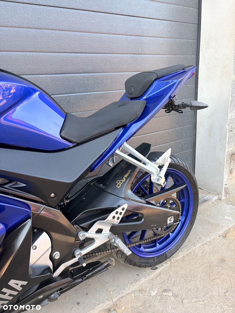 Yamaha YZF - 4