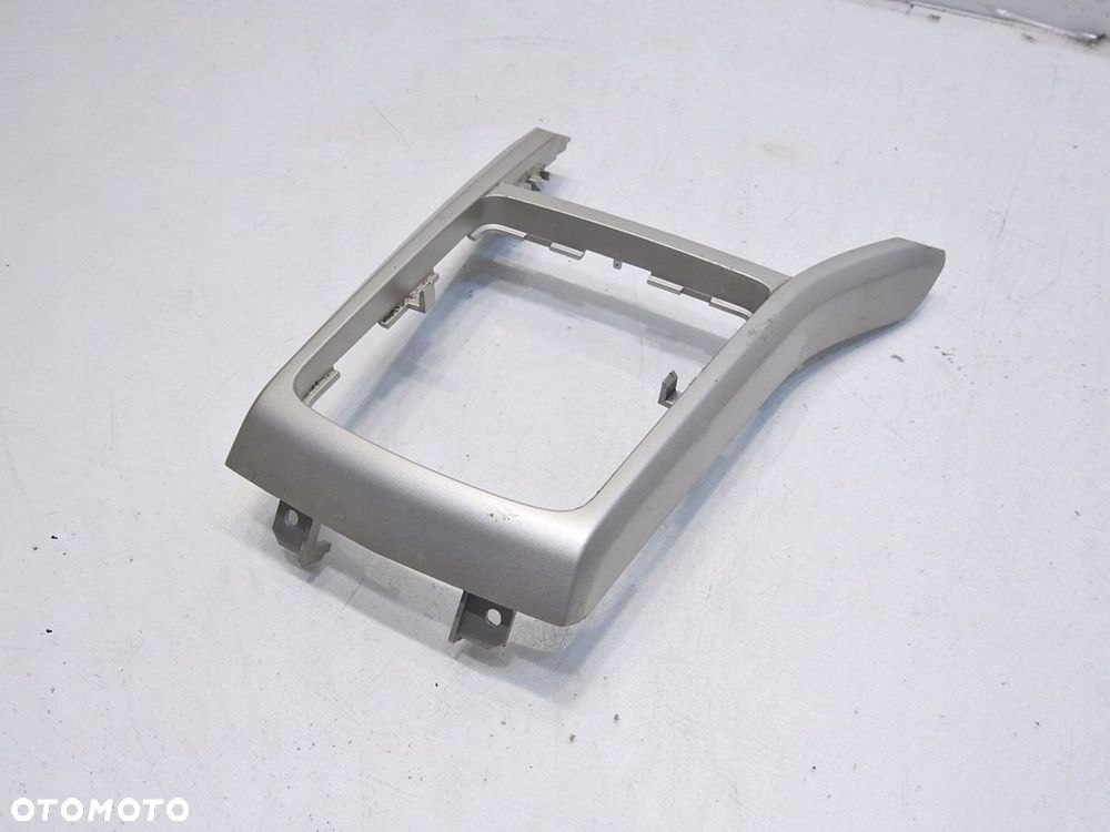 RAMKA OSŁONA ZMIANY BIEGÓW OPEL ASTRA III H - 6