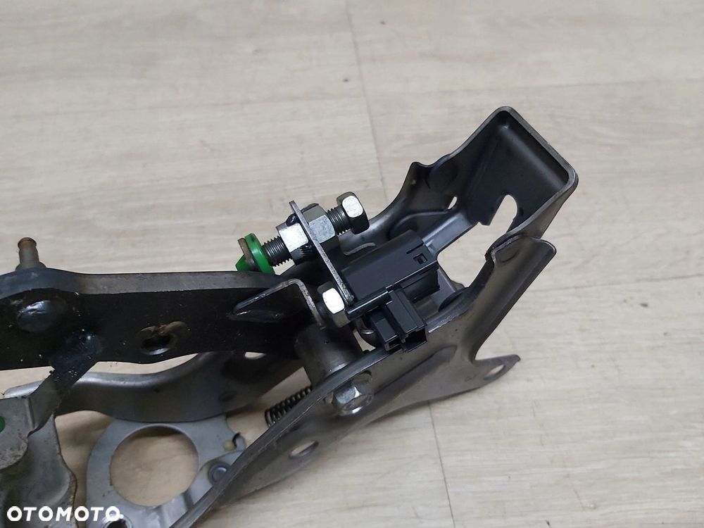 Toyota Corolla E15 pedał sprzęgła czujnik - 13