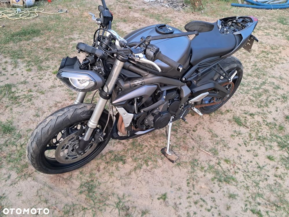 Triumph Street Triple - 1